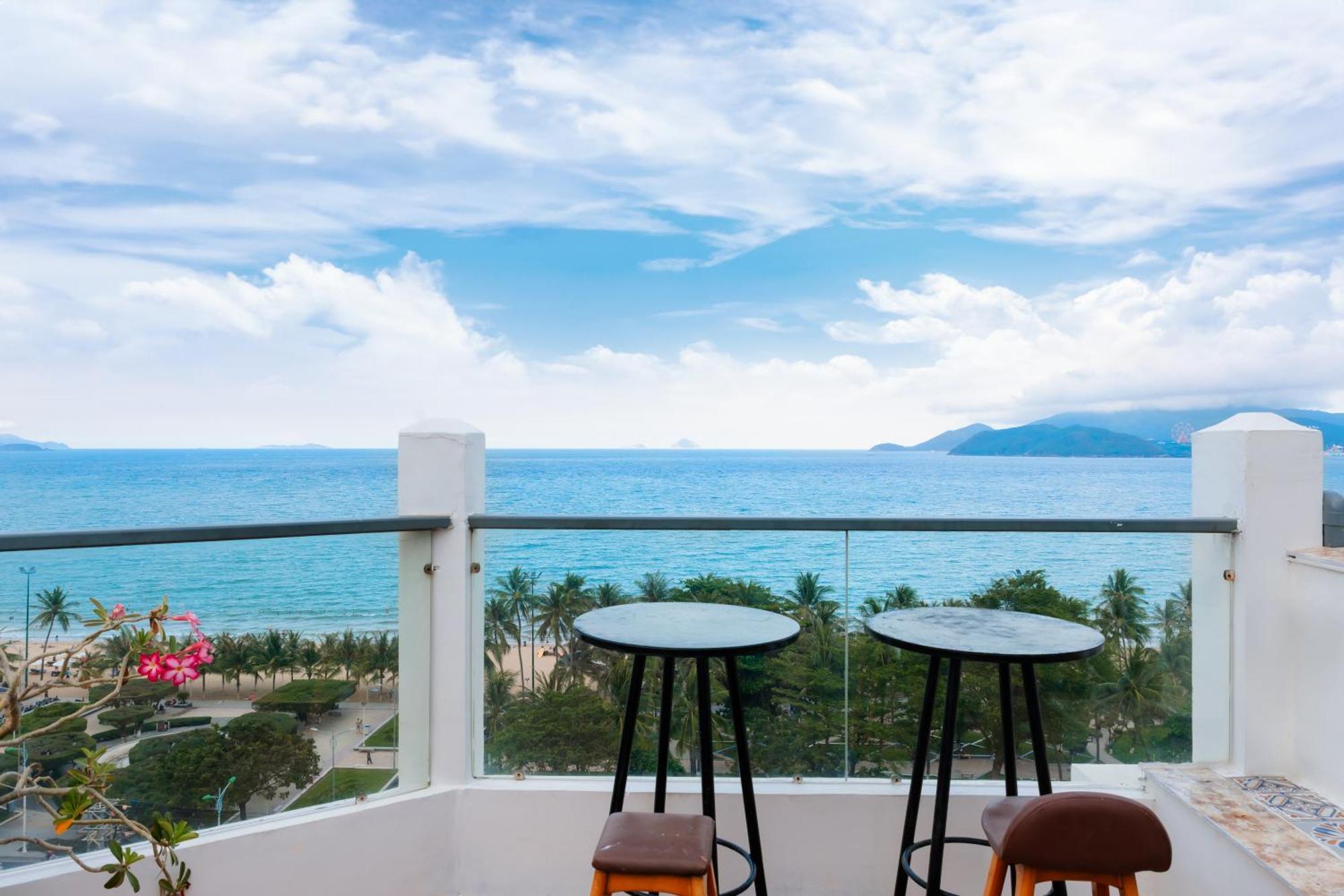 Azura Gold Hotel & Apartment ญาจาง ภายนอก รูปภาพ